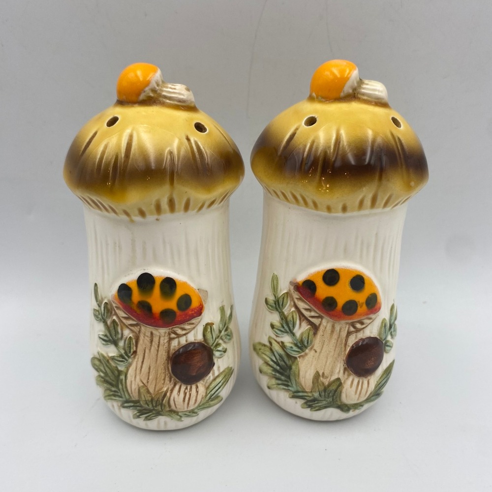 Vintage Sears Merry Mushroom Salt and Pepper Shakers Set Ceramic 1970s Japan